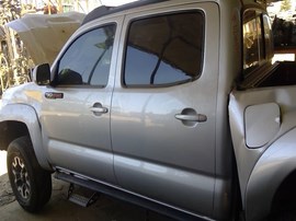 2013 TOYOTA TACOMA, SILVER, PRE-RUNNER MODEL, CREW CAB, 4.0L, AT, 2WD. Z26470
